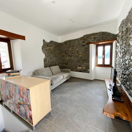 Independent Stone House With Lake View Musso Exteriör bild