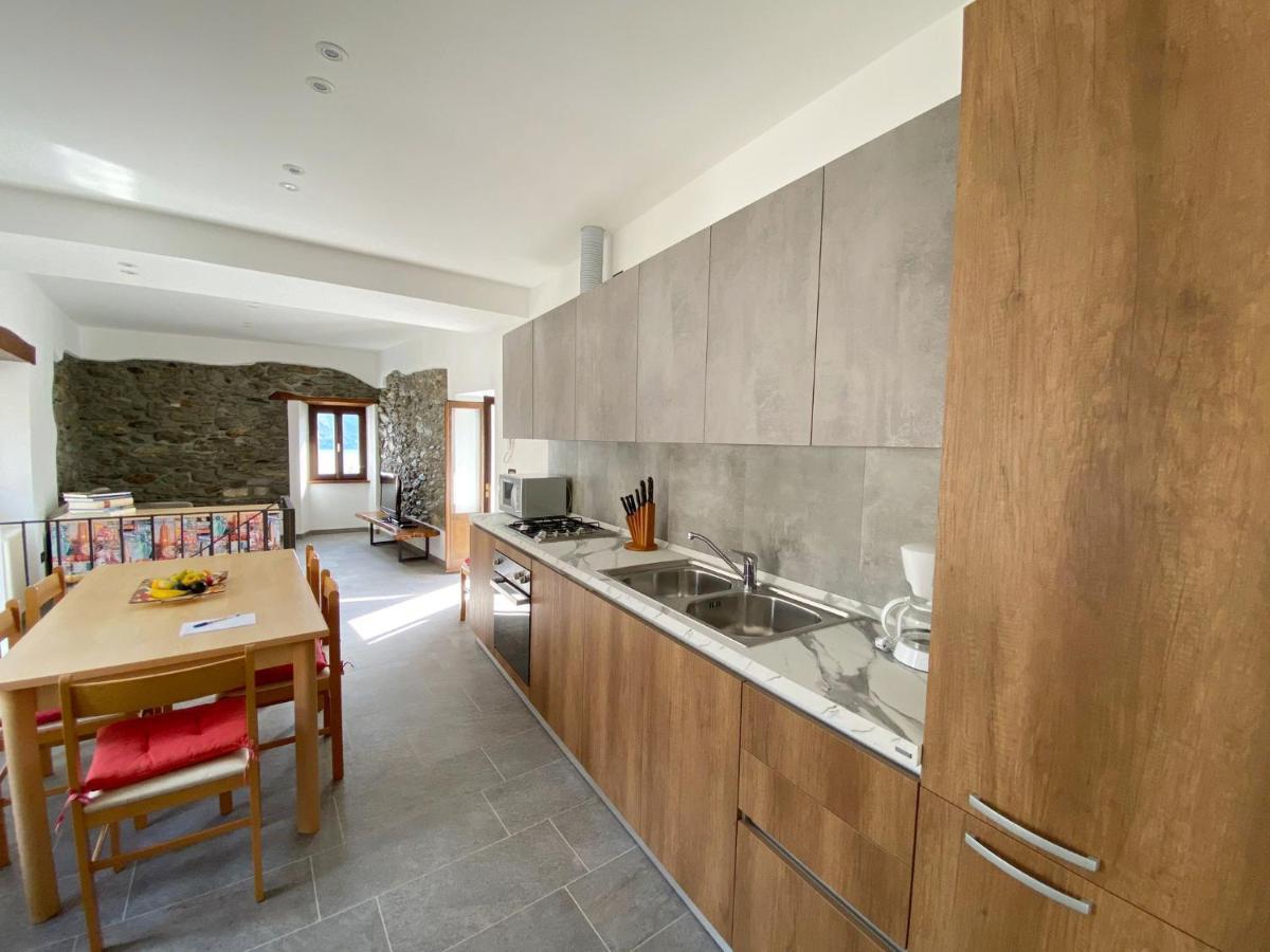 Independent Stone House With Lake View Musso Exteriör bild